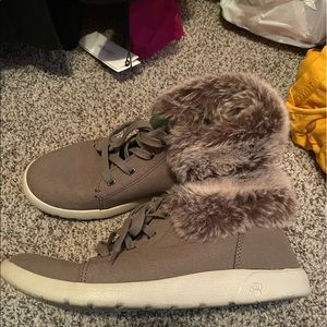 Bearpaw Faux Fur Top Chukkas
